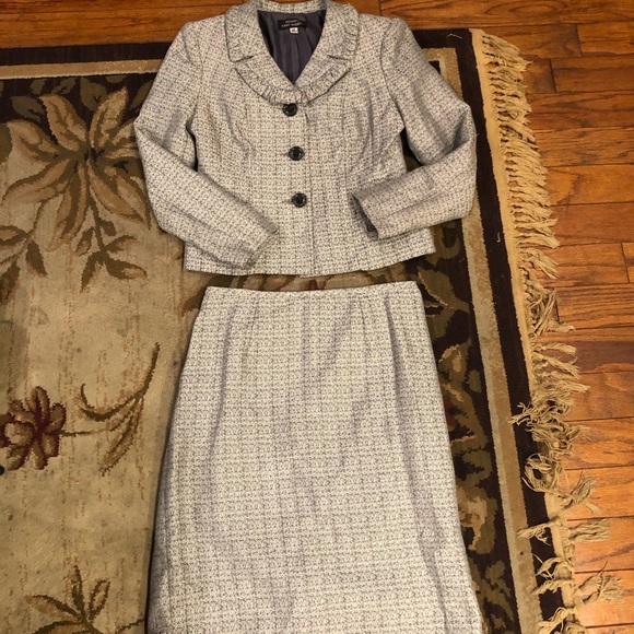 Giorgio Sant'Angelo gray & white skirt suit set - Picture 5 of 8